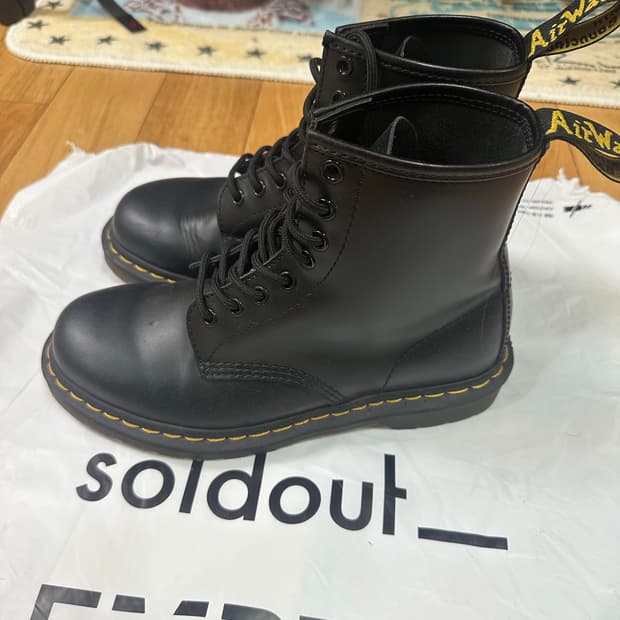 【245-250】닥터마틴 1460 8홀 워커