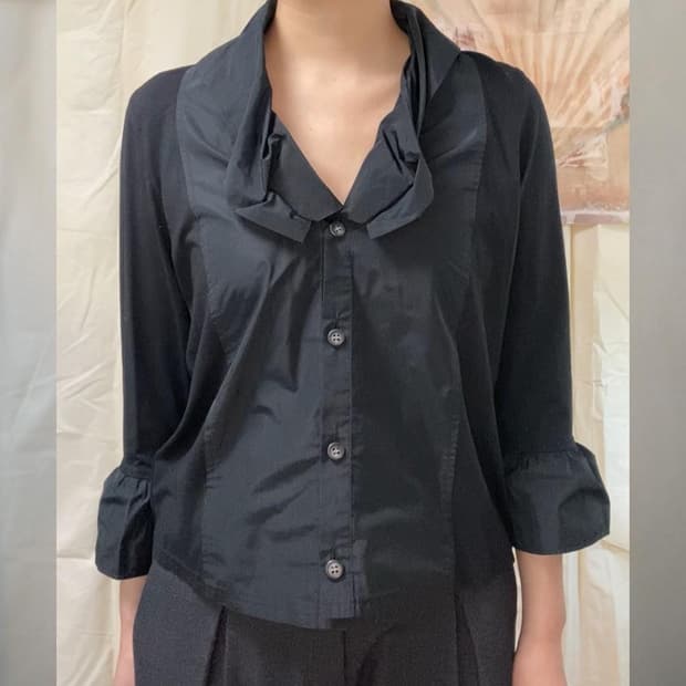 아방가르드 셔링 쫀쫀 9부 셔츠 (꼼데가르송맛)