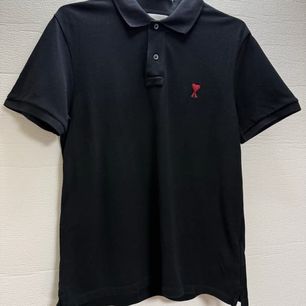 AMI 아미 블랙 하트 로고 반팔 폴로티