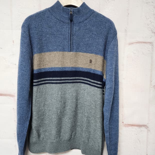 인디어 반집업 니트