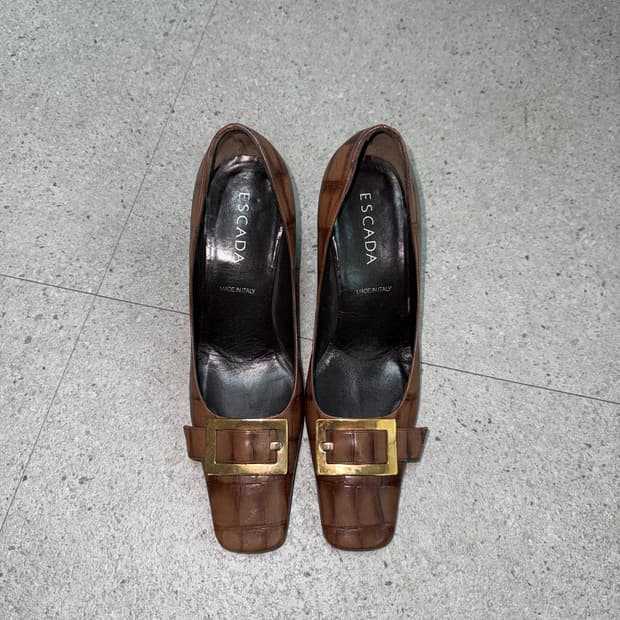 Escada vintage shoes