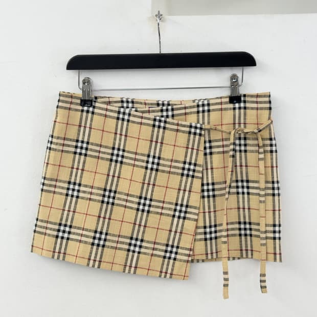 버버리 미니 랩스커트
