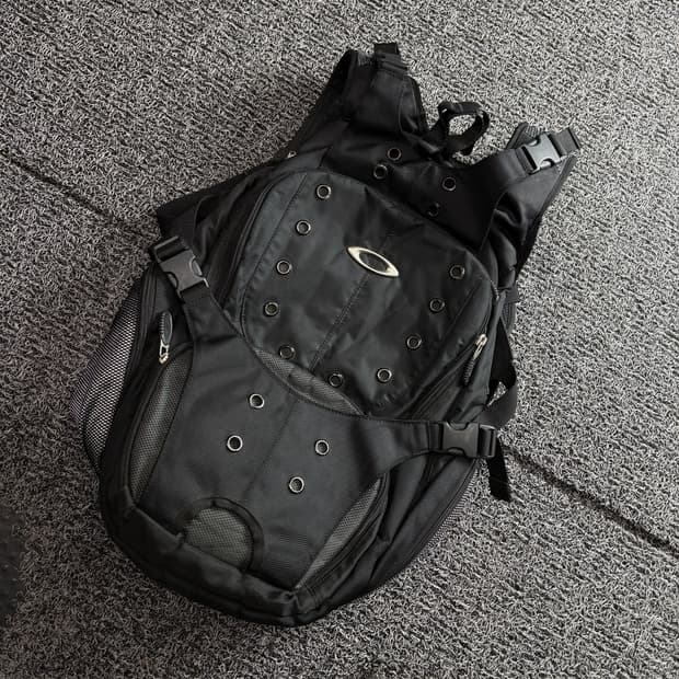 00s 오클리 소프트웨어 텍티컬 백팩 3765