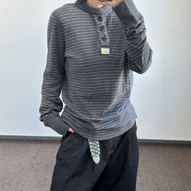 Abrcrombie 아베크롬비 그레이 스트라이프 헨리넥 롱슬리브