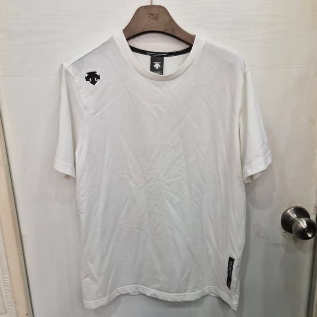105,XL )) DESCENTE 데상트 반팔티셔츠! 화이트&블랙~