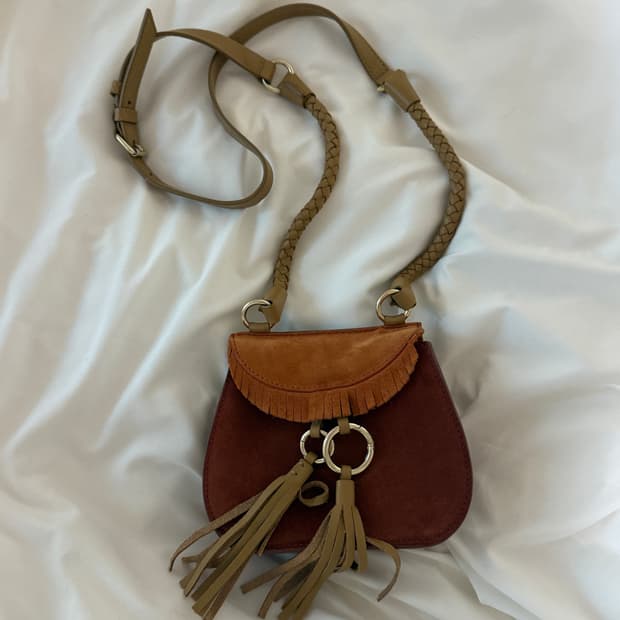 마쥬 스웨이드 미니 크로스백 