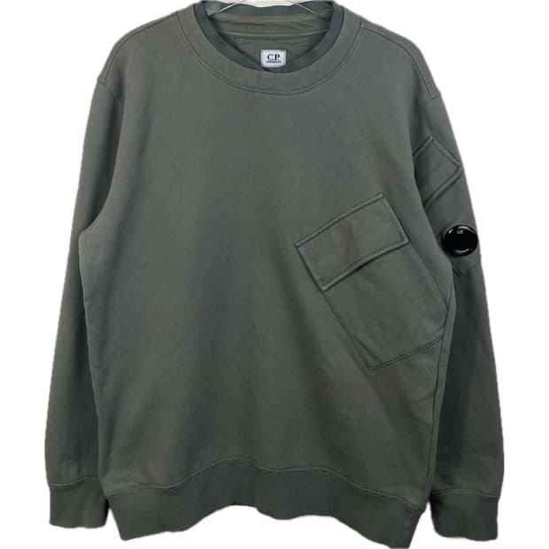 [L] C.P COMPANY 다이애그널 레이즈 렌즈 맨투맨 스웨트셔츠