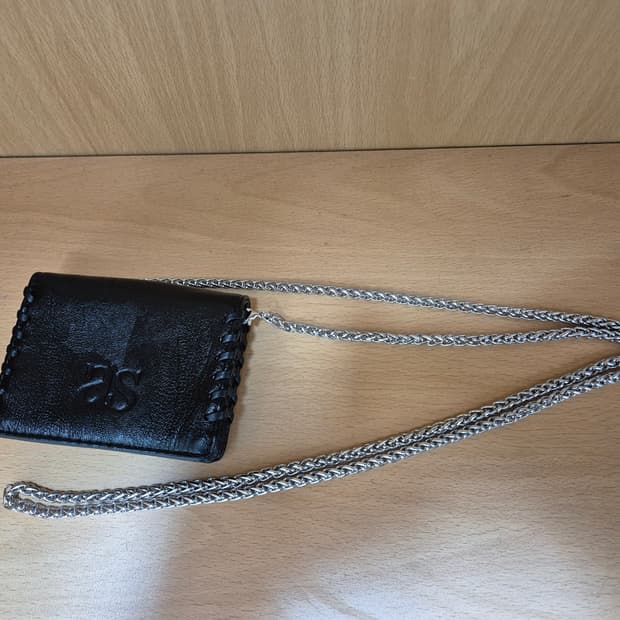 애즈온 브린 체인 지갑 BRYNN CHAIN