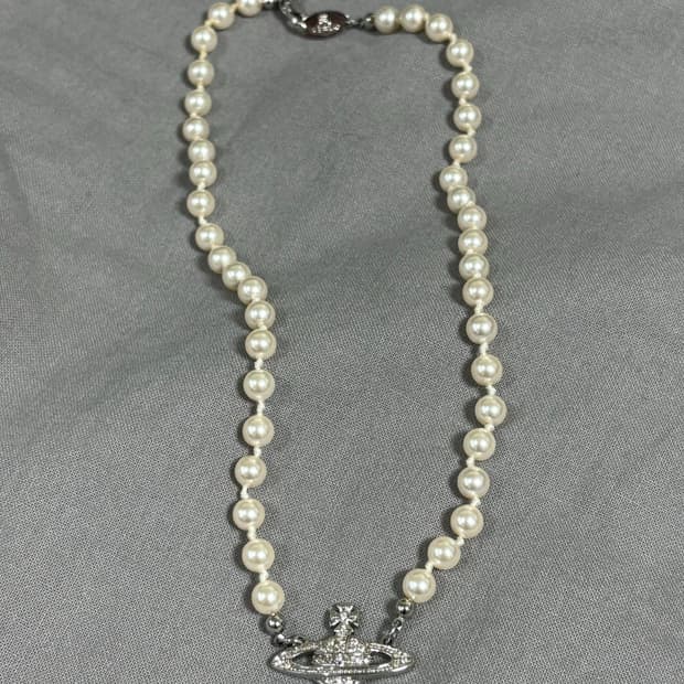 비비안웨스트우드 미니 바스 릴리프 초커 목걸이