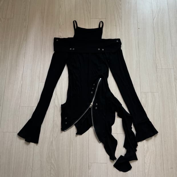 절개 셔링 언발 해체주의 아카이브 레이어드 스터드 오프숄더 슬리브