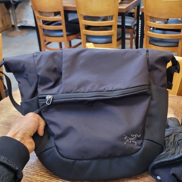 아크테릭스 미스트랄8 사이드백