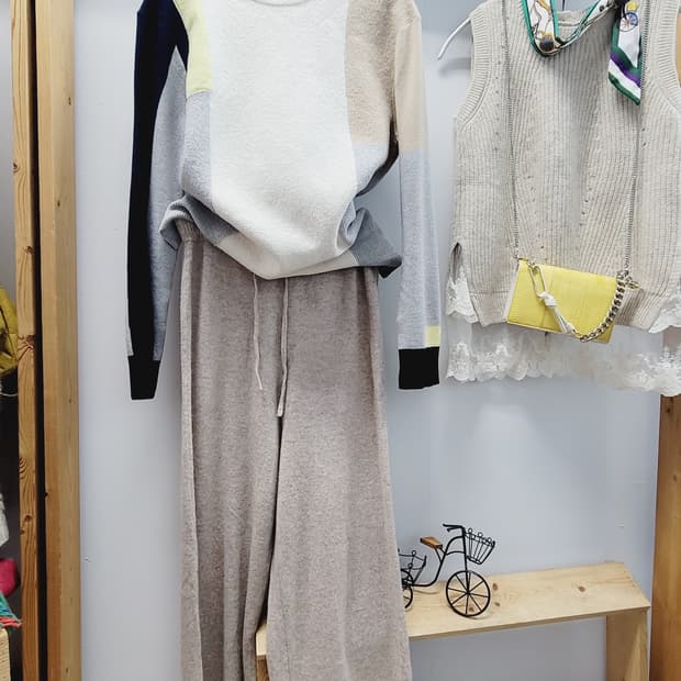 시스템 순모니트. 리포메이션 캐시미어슬랙스