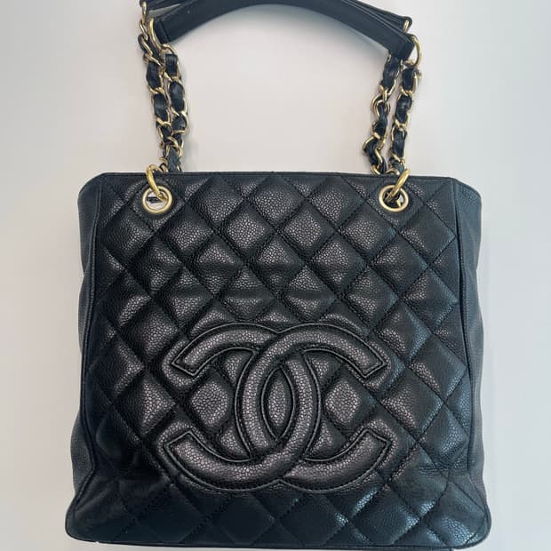 샤넬 그랜드샤핑 쁘띠 블랙 금장