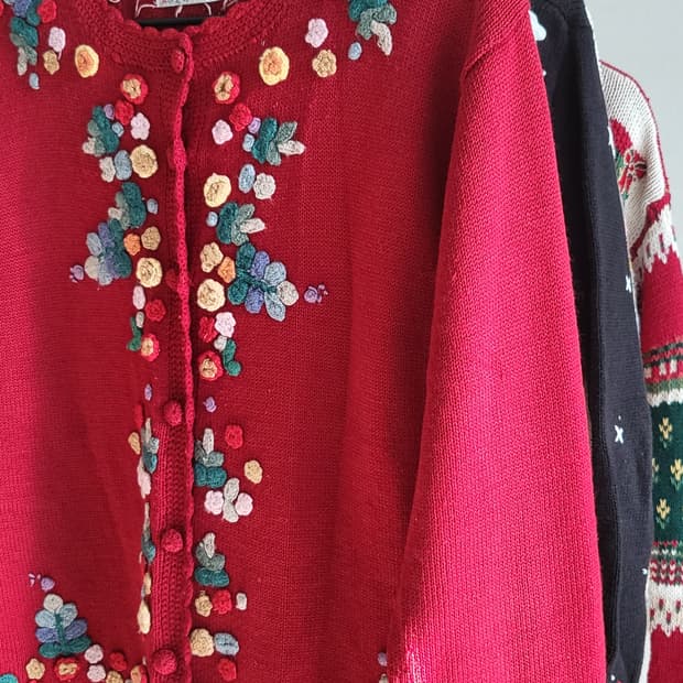 🌸 꽃 모티브가 가득한 빨강 크리스마스 빈티지 가디건 🌸