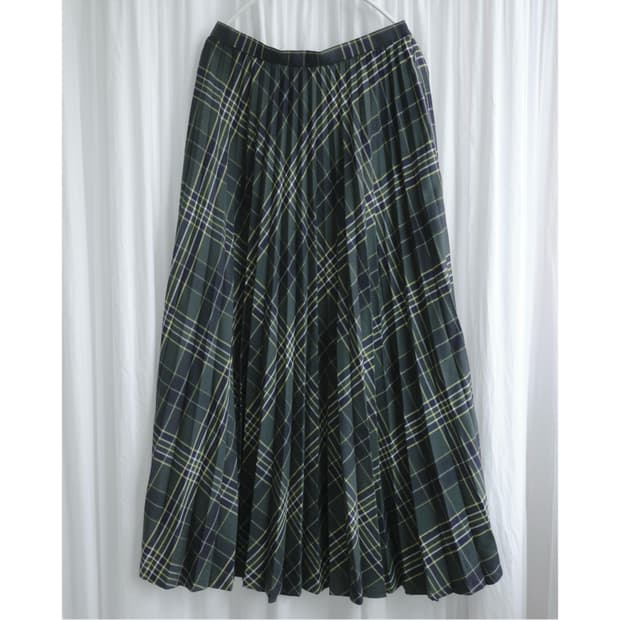 Niko and… check skirt