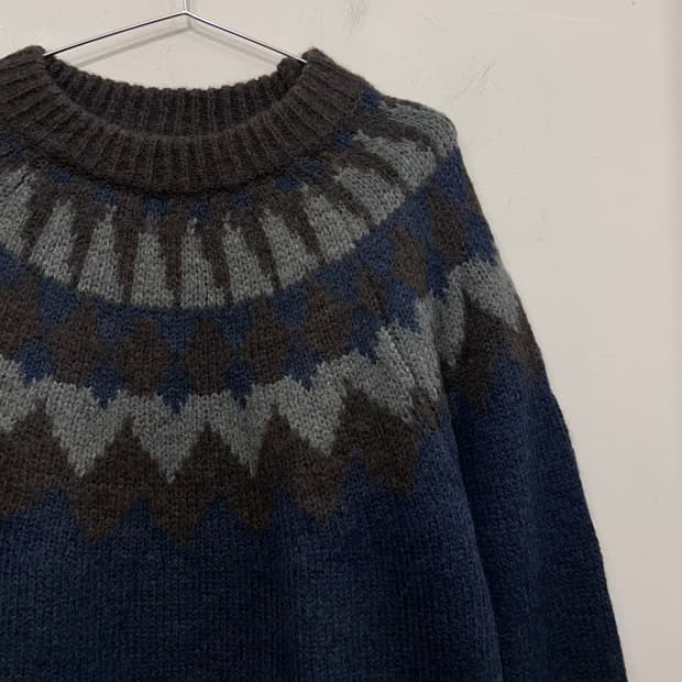 Leau 아가일패턴 부클 라운드 니트