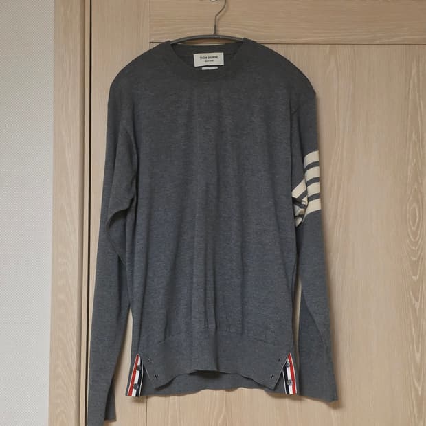 톰브라운 사선완장 메리노울 니트 4사이즈 그레이