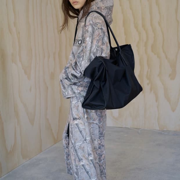 SEO 에스이오 brushed logo big sweat shorts