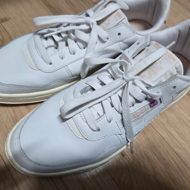 리복 코트 피크 베이지 260 팝니다