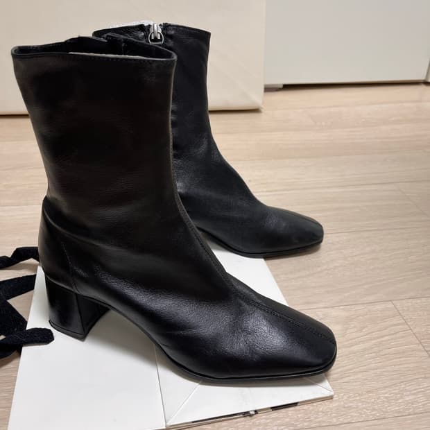 자라 블랙 레더 앵클 부츠 240 (36)