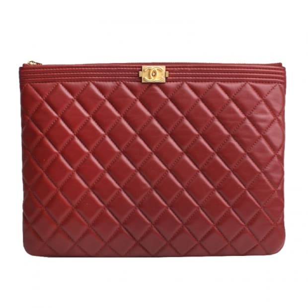 샤넬 버건디 보이 퀼팅 클러치백 미듐