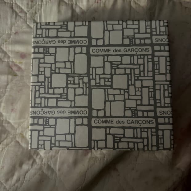 꼼데가르송 도트지갑