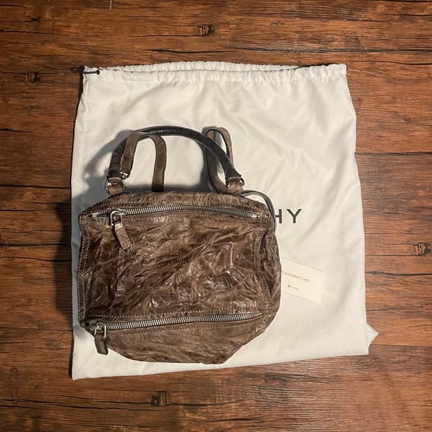 지방시 판도라백 미디움