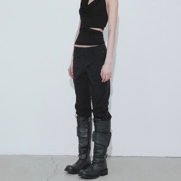 (구해요) 보헤미안서울 CUT-OUT HOODIE SLEEVELESS