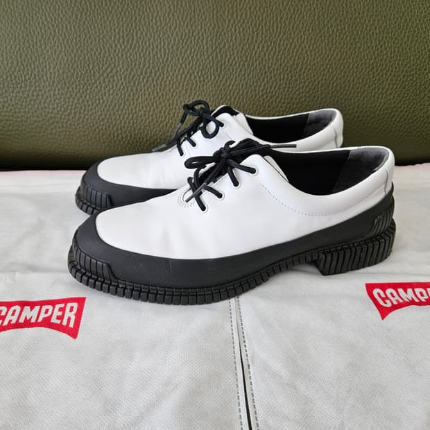 Camper Pix 블랙&화이트 더비
