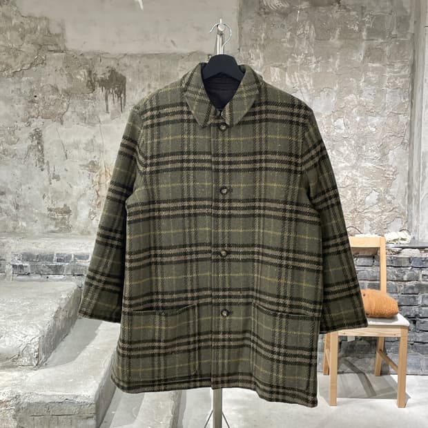 버버리 그린 앤 카키 노바체크 리버시블 폴리 울 버튼 자켓