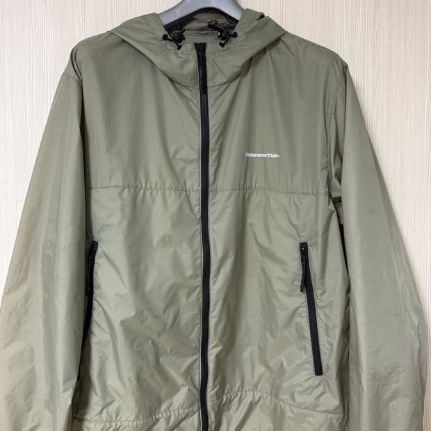 디스이즈네버댓 경량 바람막이 세이지 카키