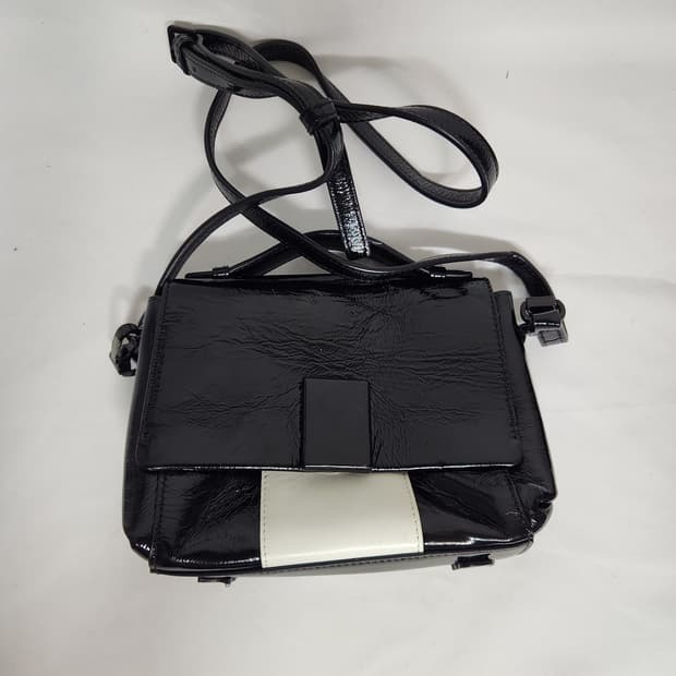 J417 쿠론 X 럭키슈에뜨 크로스백 가방
