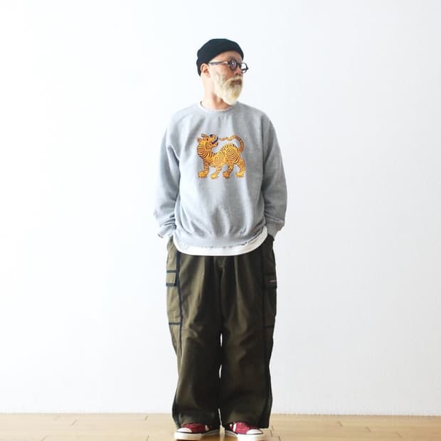 사스콰치패브릭스 21FW 오리엔탈 타이거 크루넥 스웻셔츠
