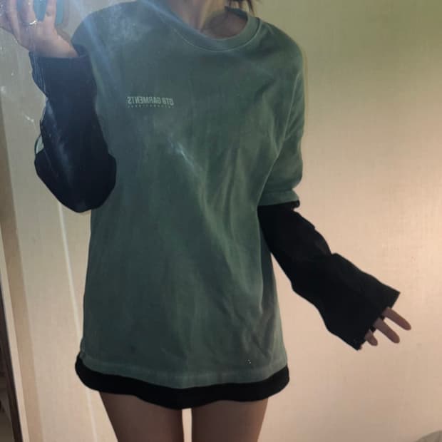 QT8 오버핏 레이어드 티셔츠