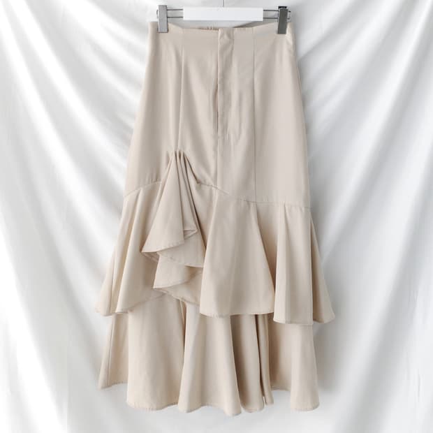 unbalanced frill skirt 