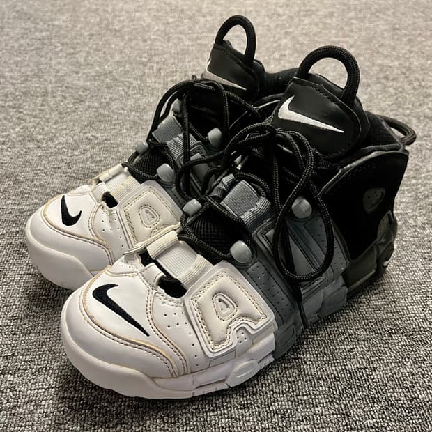 [240] 나이키 에어 모어 업템포 흰회검 