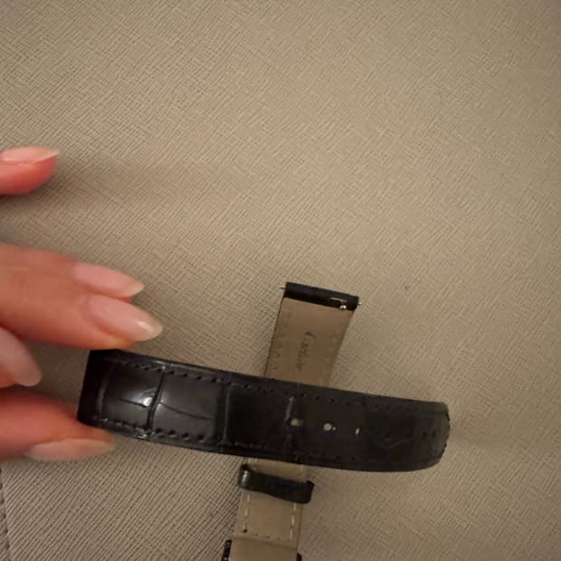 까르띠에 탱크 루이 스몰 스트랩 -유광블랙 정품