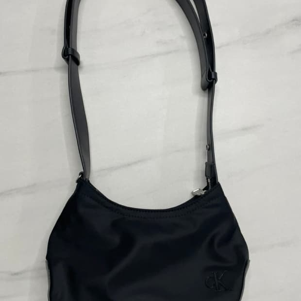 캘빈클라인 숄더백
