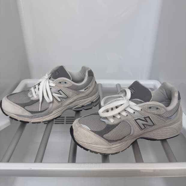 뉴발란스 2002r 240