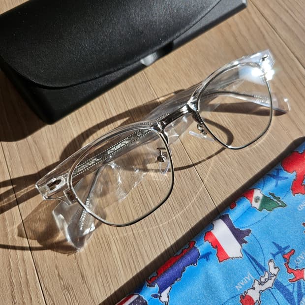 새제품) 하금테 반뿔테 안경 반테 안경테 실버 투명