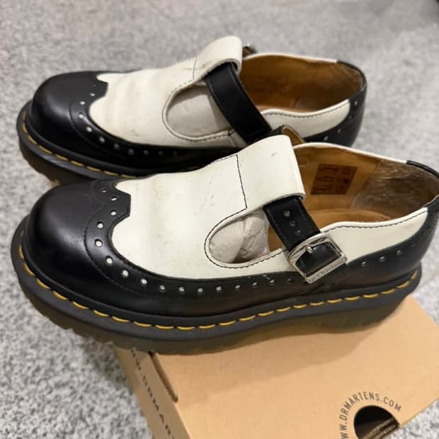 닥터마틴 디마이즈 메리제인 슈즈