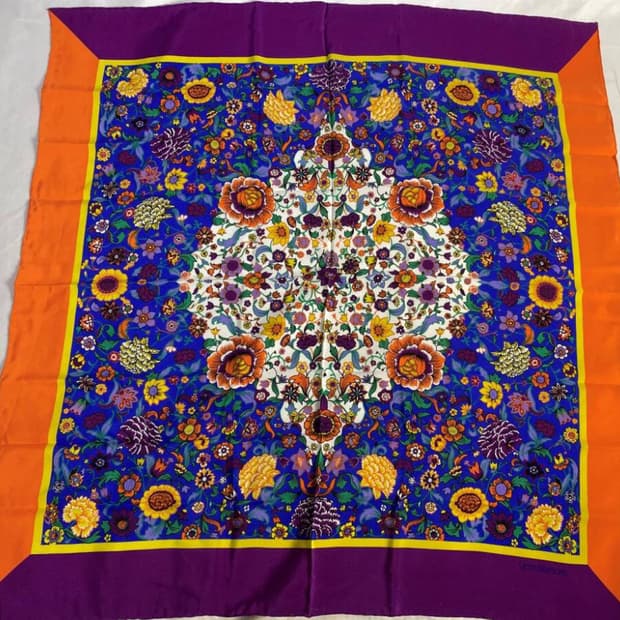 베르사체 실크 스카프 미사용 상품