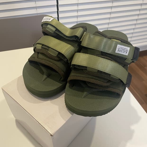 수이코크 MOTO-CAB 올리브 샌들 새제품