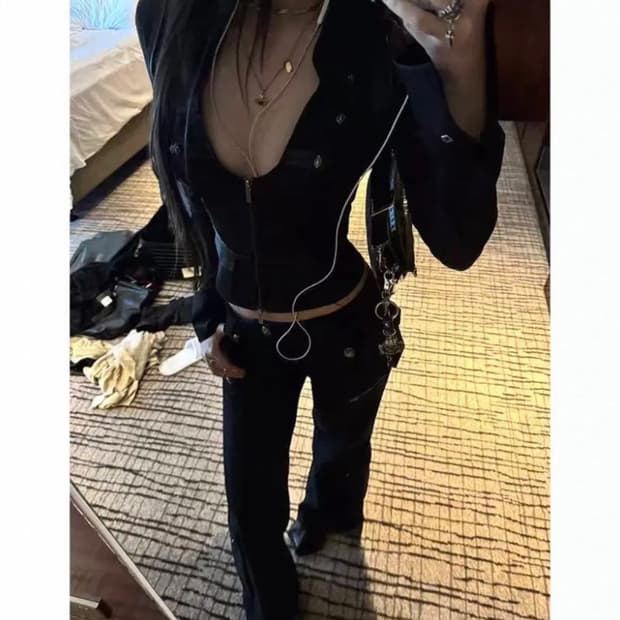 딥브이넥 셔츠
