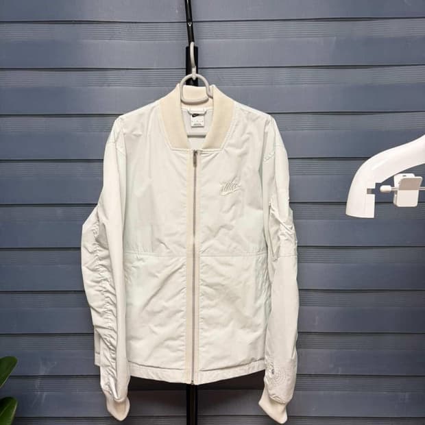 나이키 화이트 봄버 자켓 L