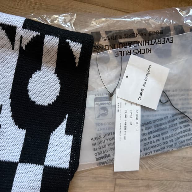 CDG 로고 체크 스카프 화이트 블랙