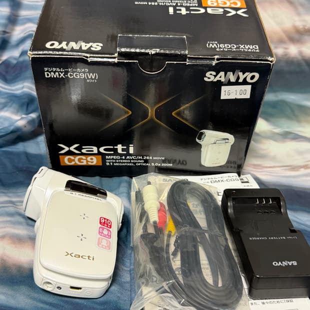 산요 작티 cg9 흰색 디카 캠코더 카메라 초미품 풀박🤍✨