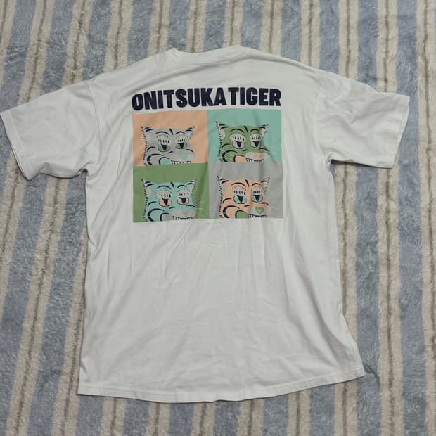 오니츠카 타이거 프린팅 티셔츠