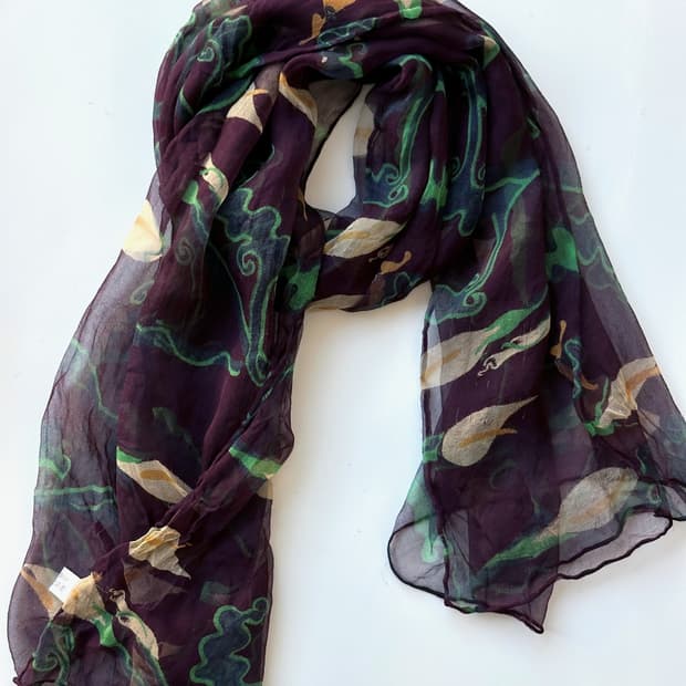 'Silk 100%' sheer fabric design stole