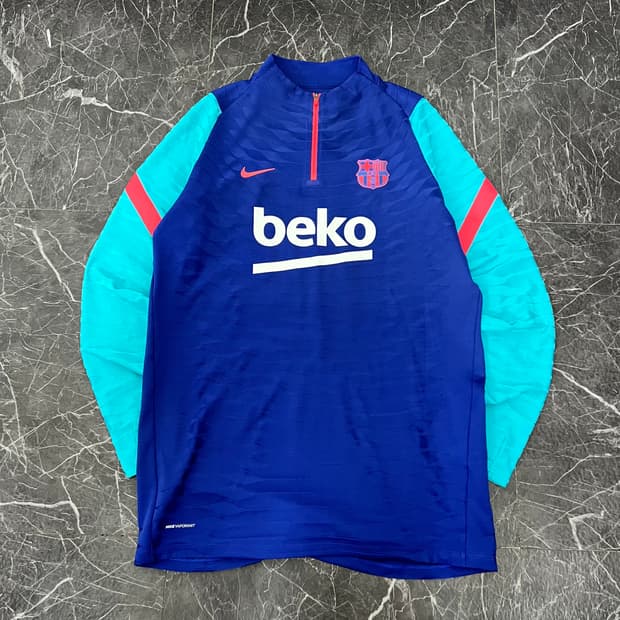 나이키 스우시 바르셀로나 베이퍼니트 스트라이크 드릴탑 